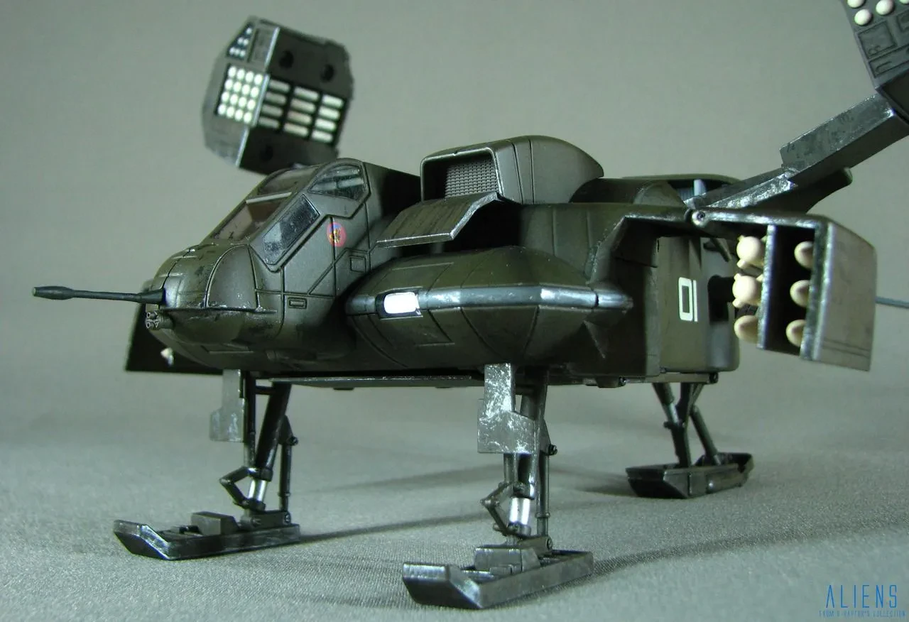 Aoshima Aliens Drop Ship 2024 Side View