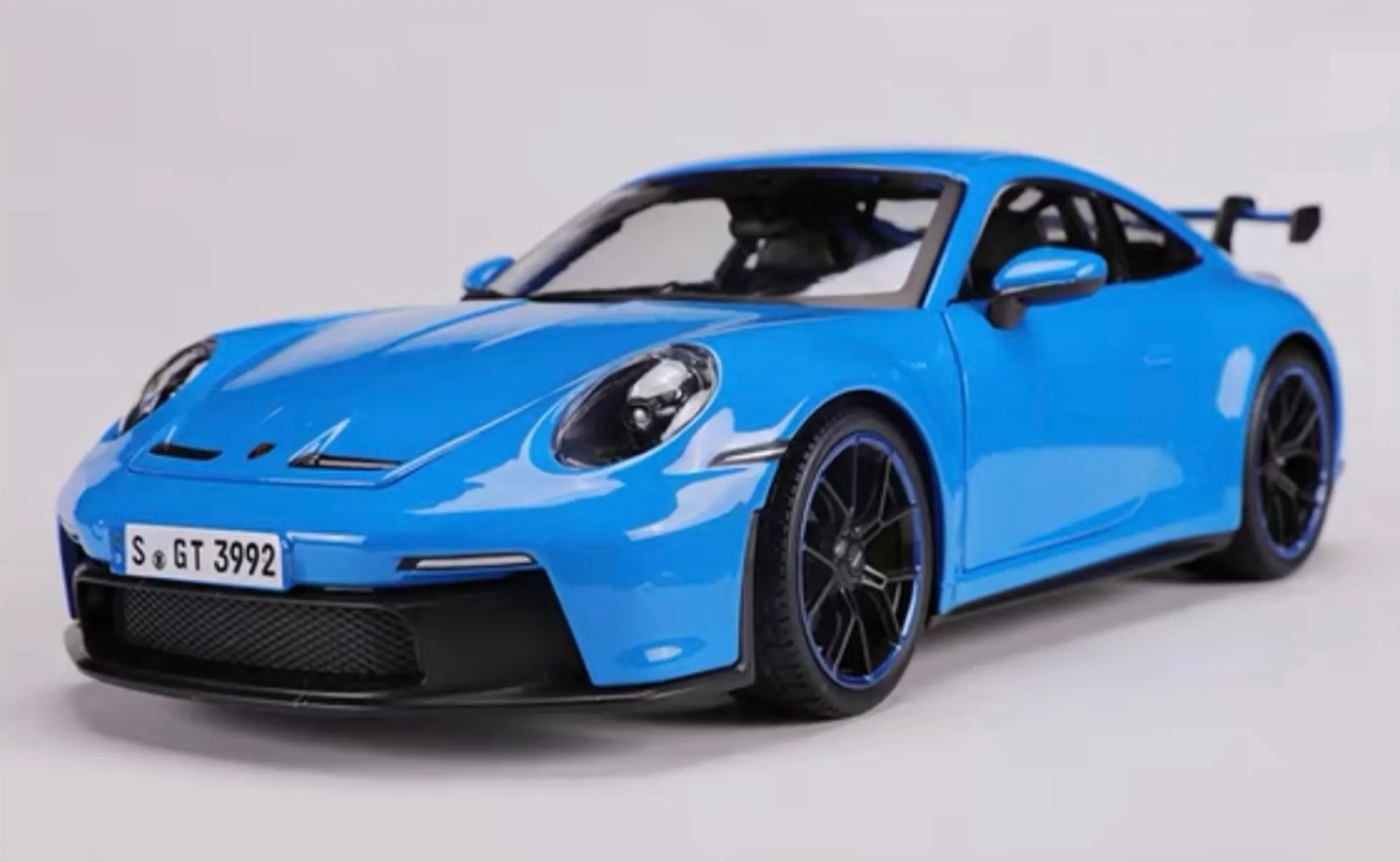 1_18_scale_diecast_car_example