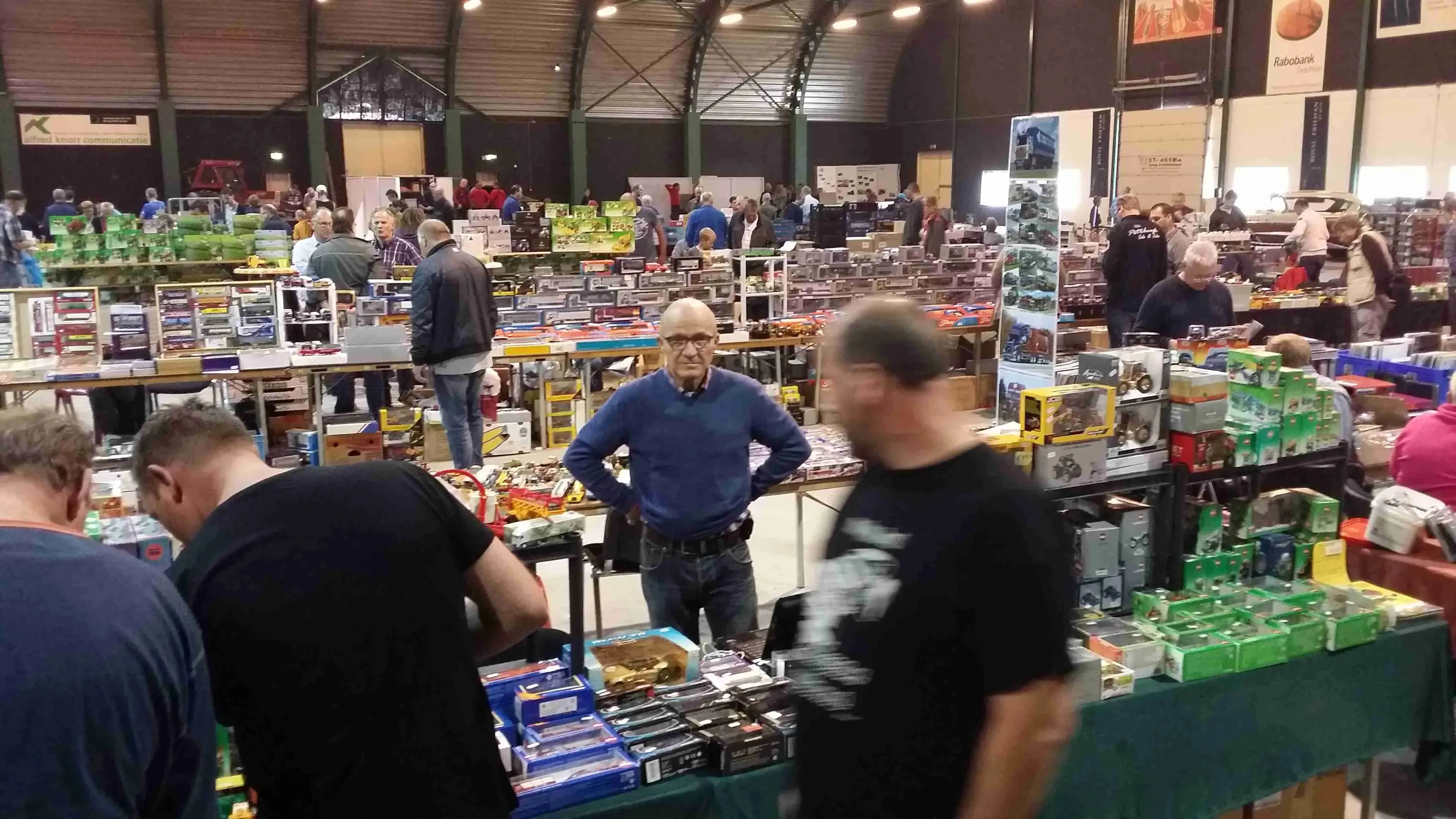 img/3003_diecast-and-toy-shows-a-fun-filled-world-of-collectibles.webp