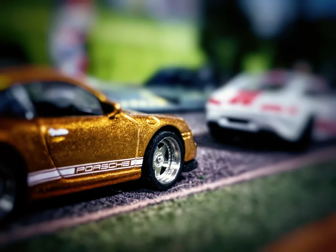 Close up of 164 diecast detail