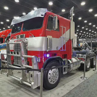 img/3015_optimus-prime-metal-diecast-a-collectors-dream.webp