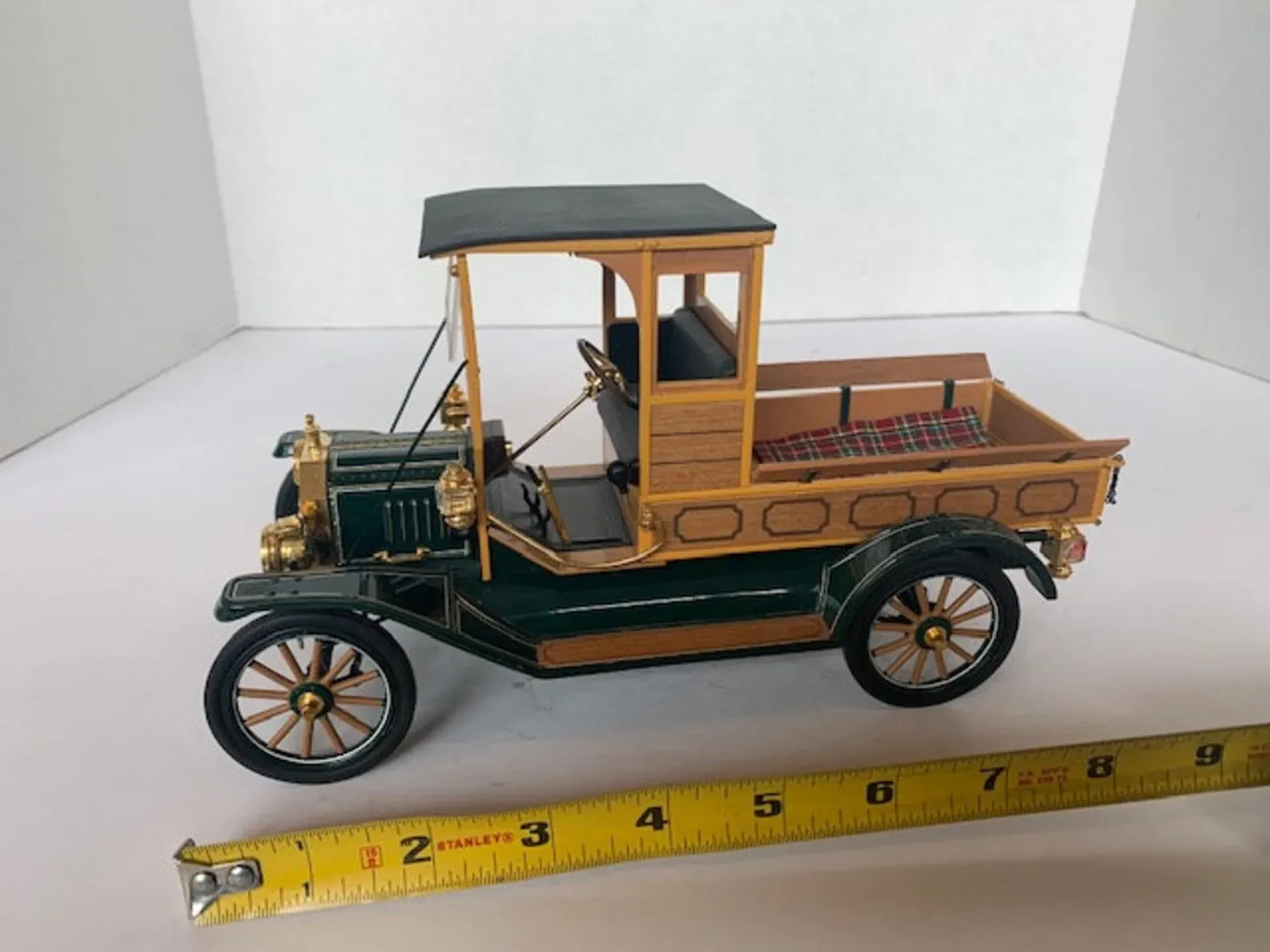 Mint condition diecast truck in box