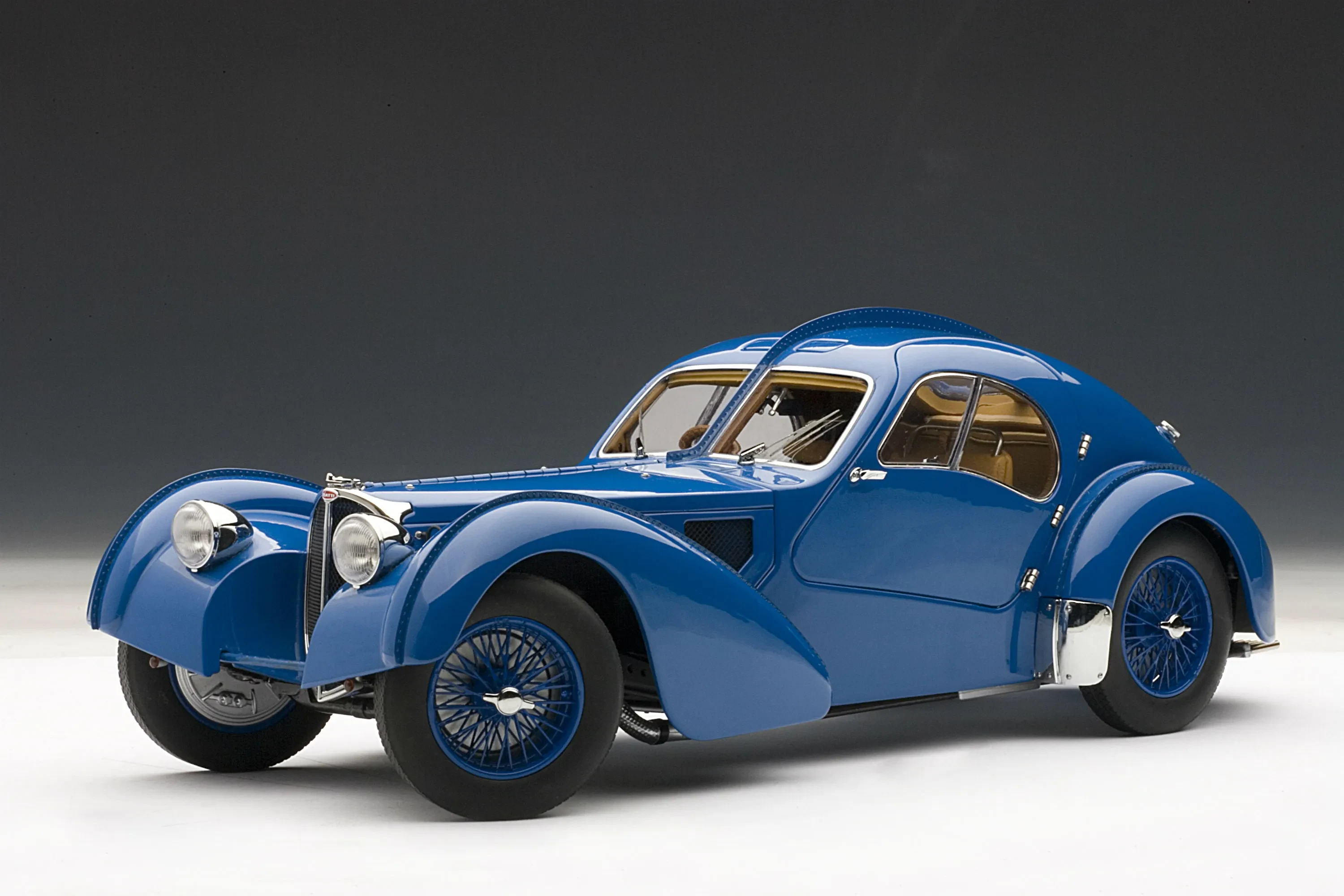 img/3144_diecast-cars-your-guide-to-the-tiny-world-of-ho-scale.webp