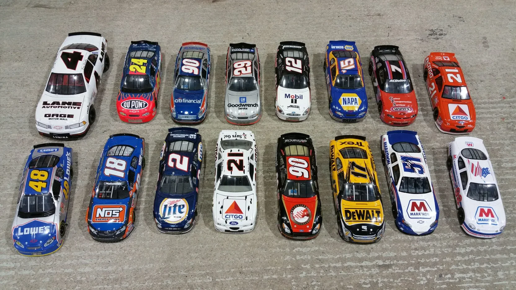img/3183_your-ultimate-guide-to-nascar-diecast-cars.webp