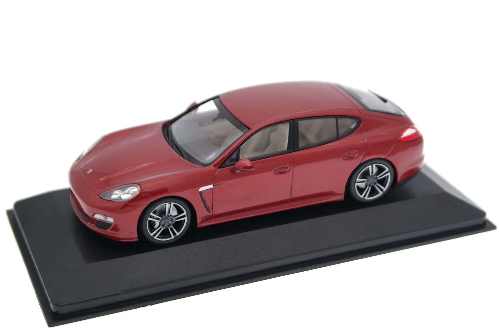 Minichamps Porsche Panamera diecast