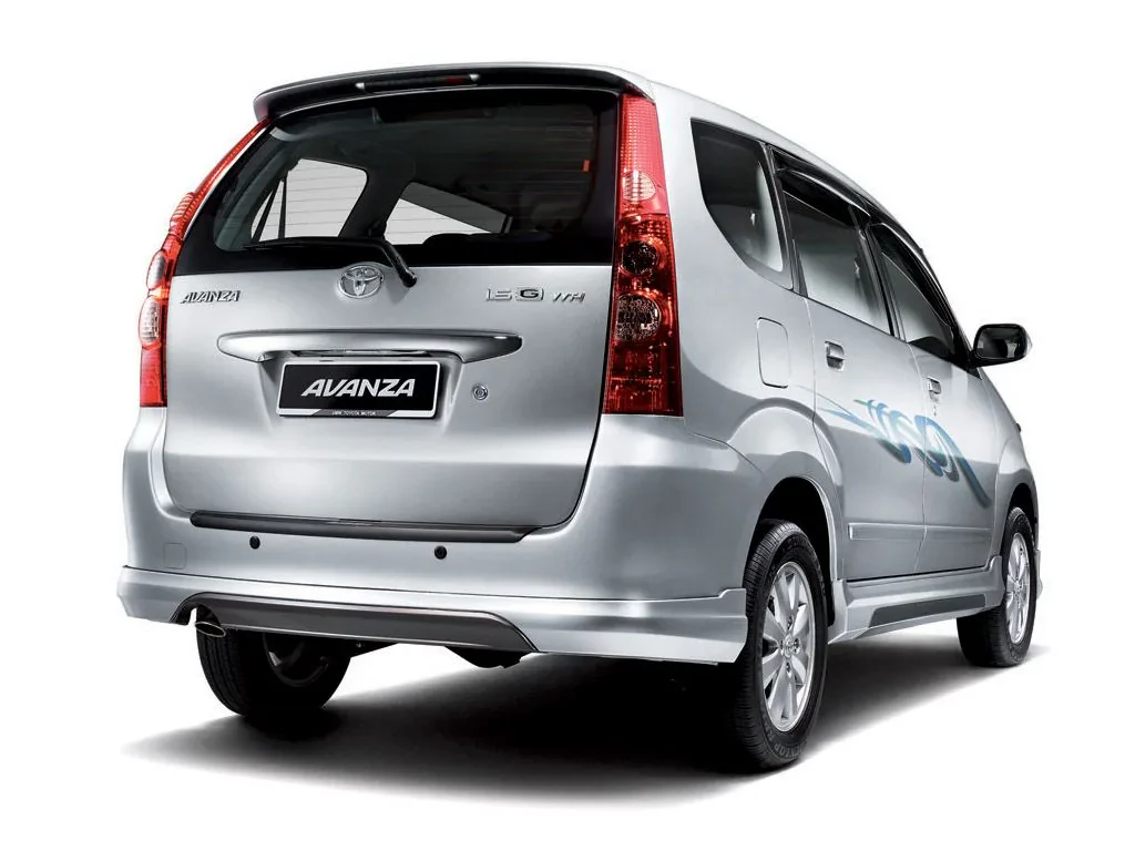 Avanza Lama Diecast 1:64 Red