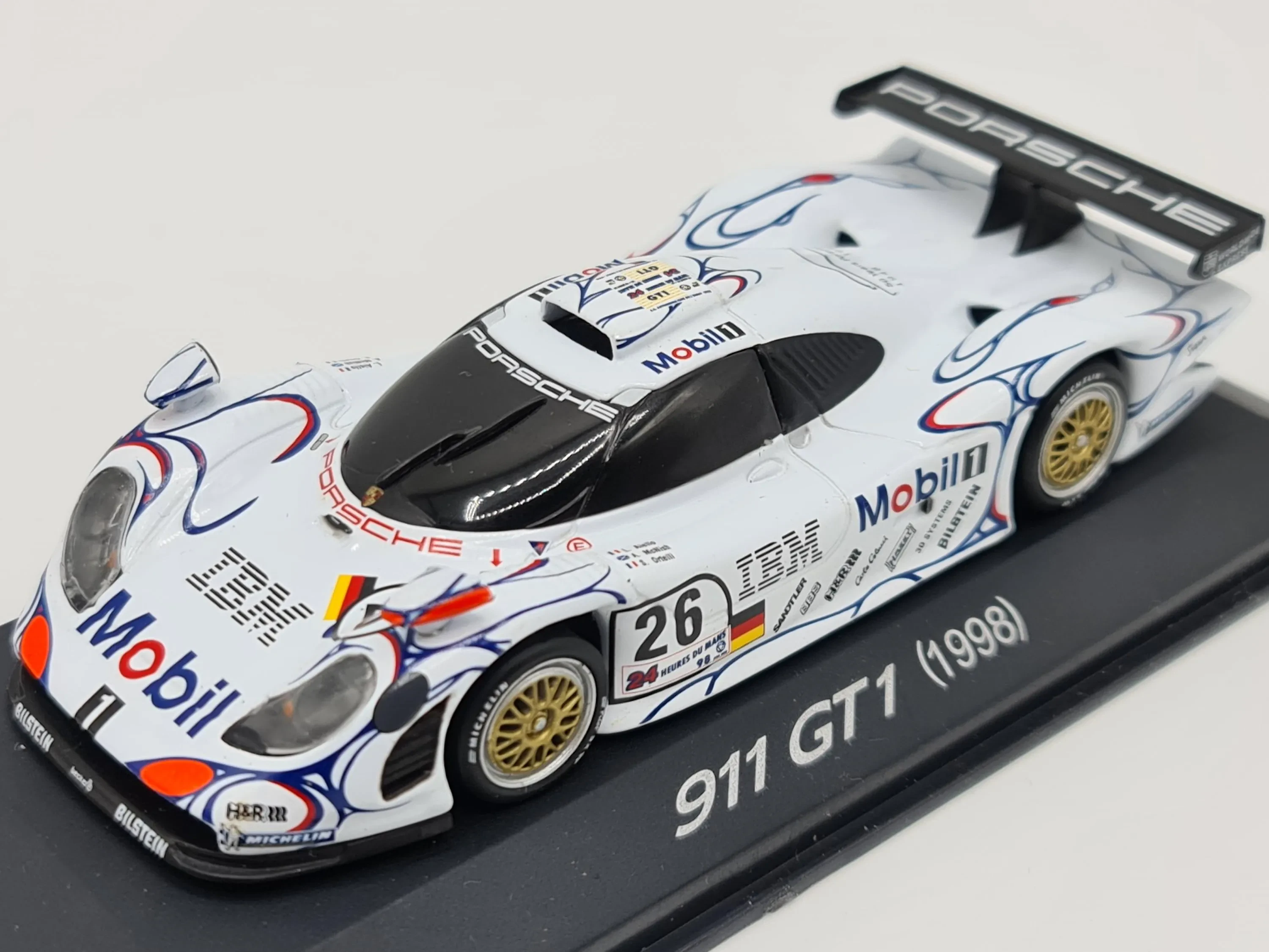 Various 1:64 Le Mans ‘66 diecast models