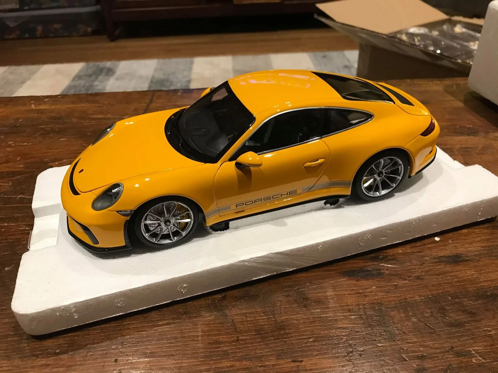 img/3202_porsche-911-4s-diecast-models-a-collectors-guide.webp