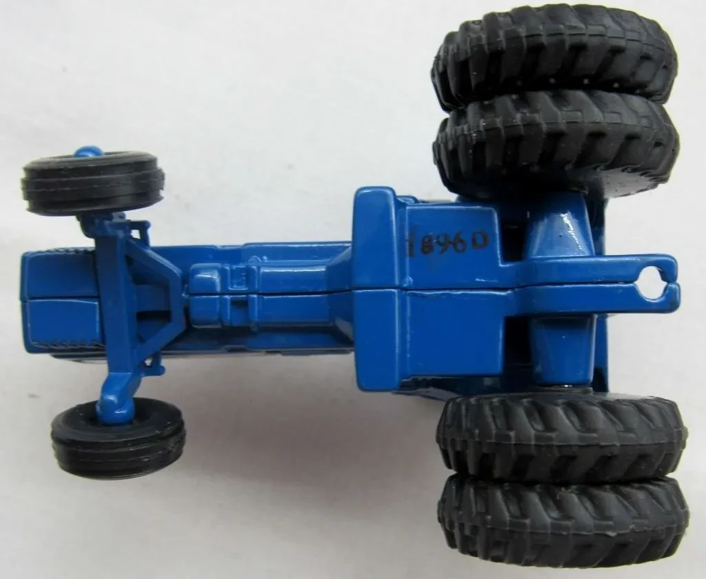img/3242_ertl-farm-tractors-a-collectors-dream.webp