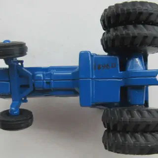 img/3242_ertl-farm-tractors-a-collectors-dream.webp