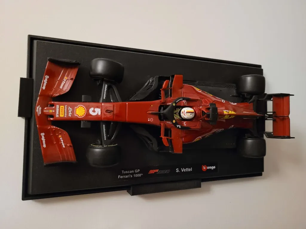 Bburago 1:18 scale model