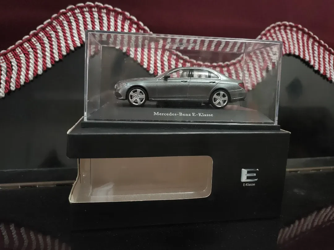 img/3249_mercedes-e-klasse-diecast-models-a-collectors-dream.webp