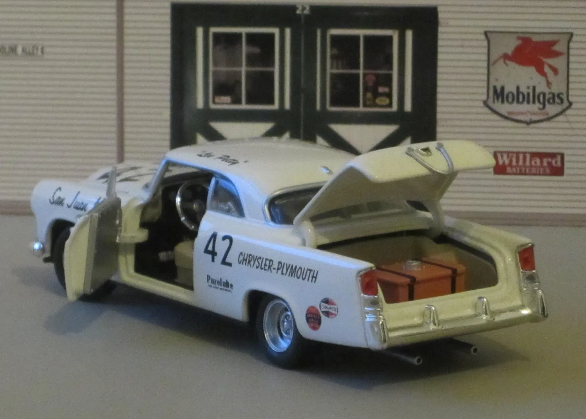 1:43 scale diecast cars