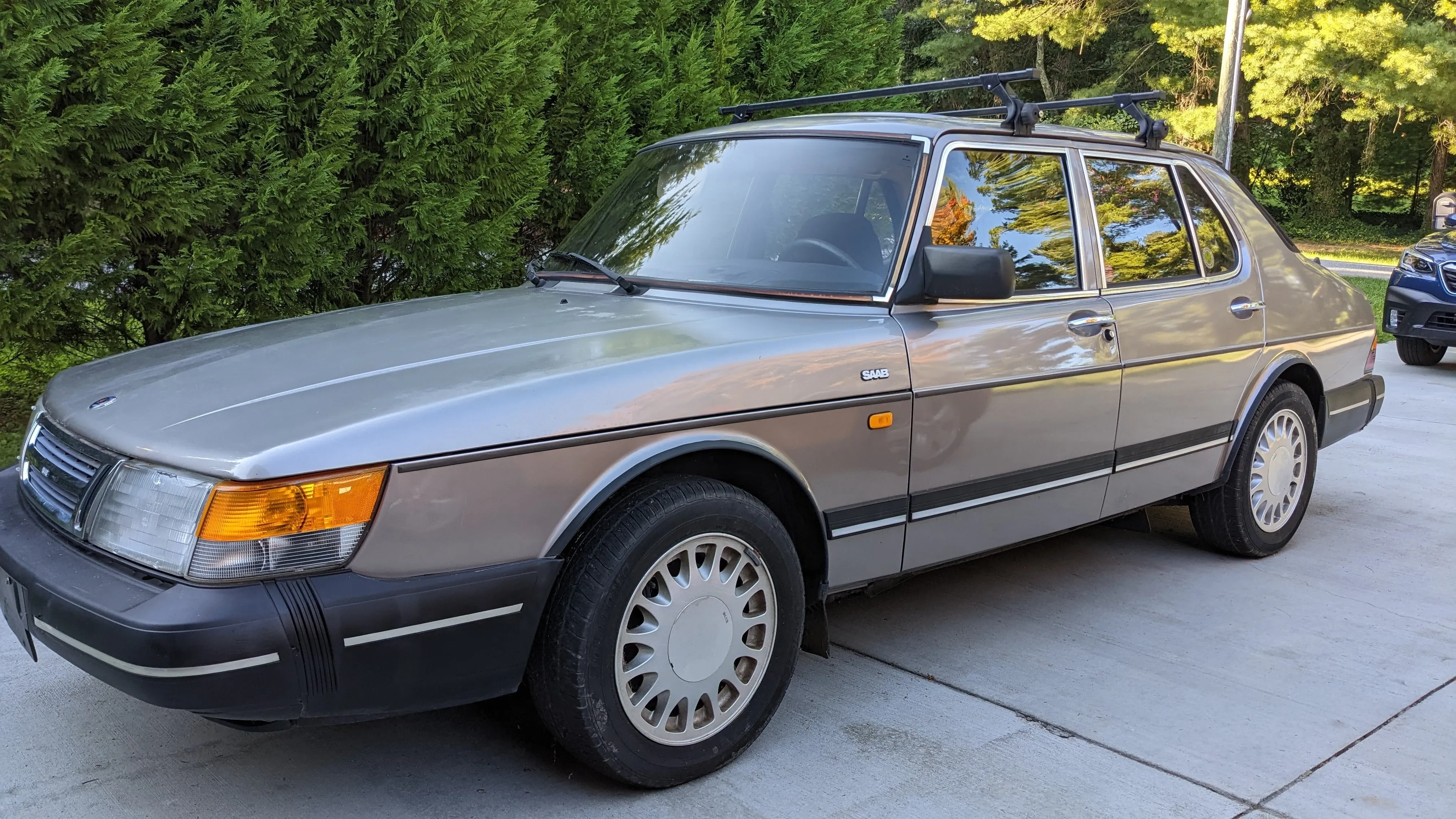 img/3267_saab-900-diecast-models-a-collectors-dream.webp