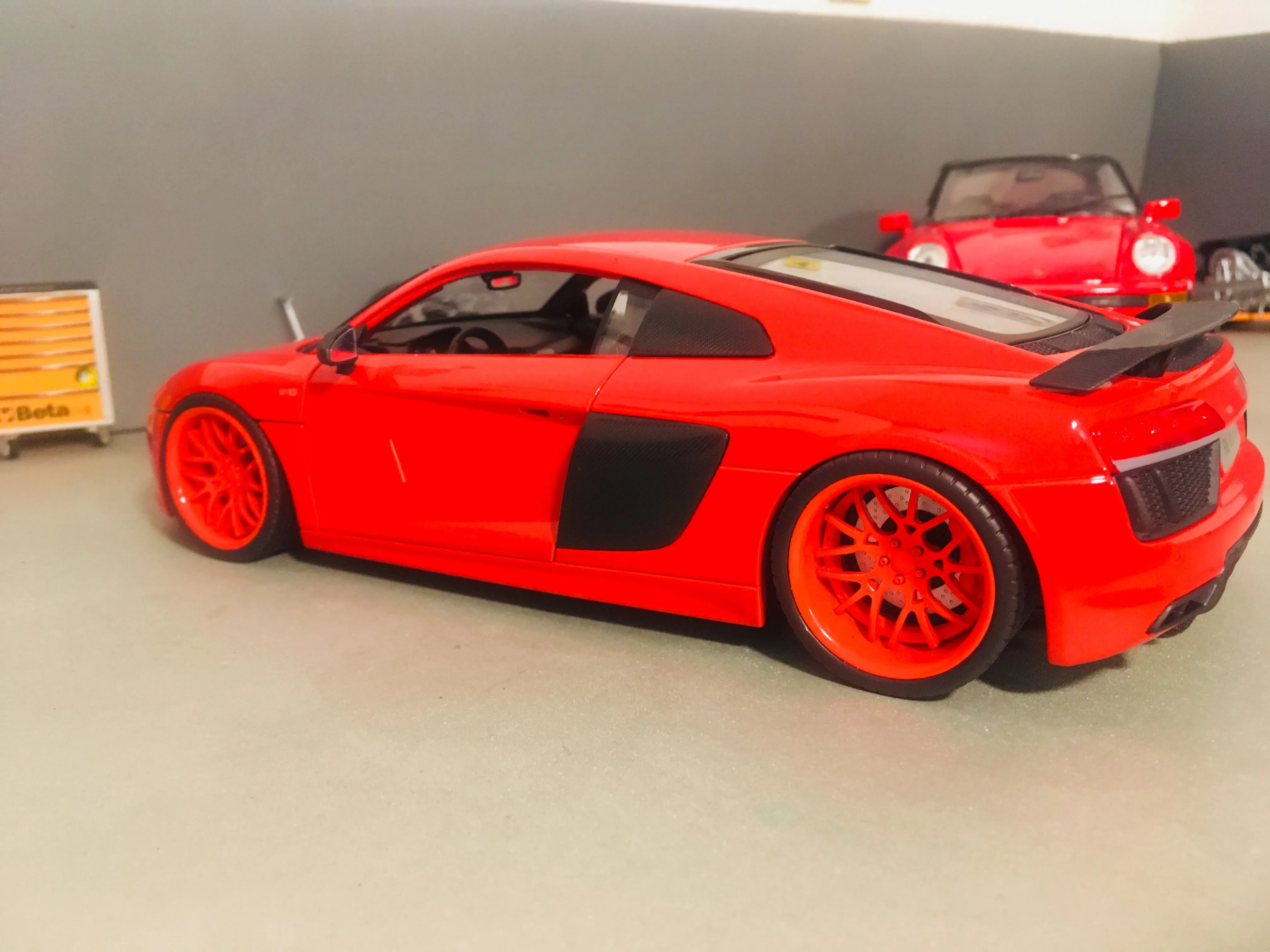 img/3297_finding-your-dream-diecast-a-guide-to-diecast-dealers.webp