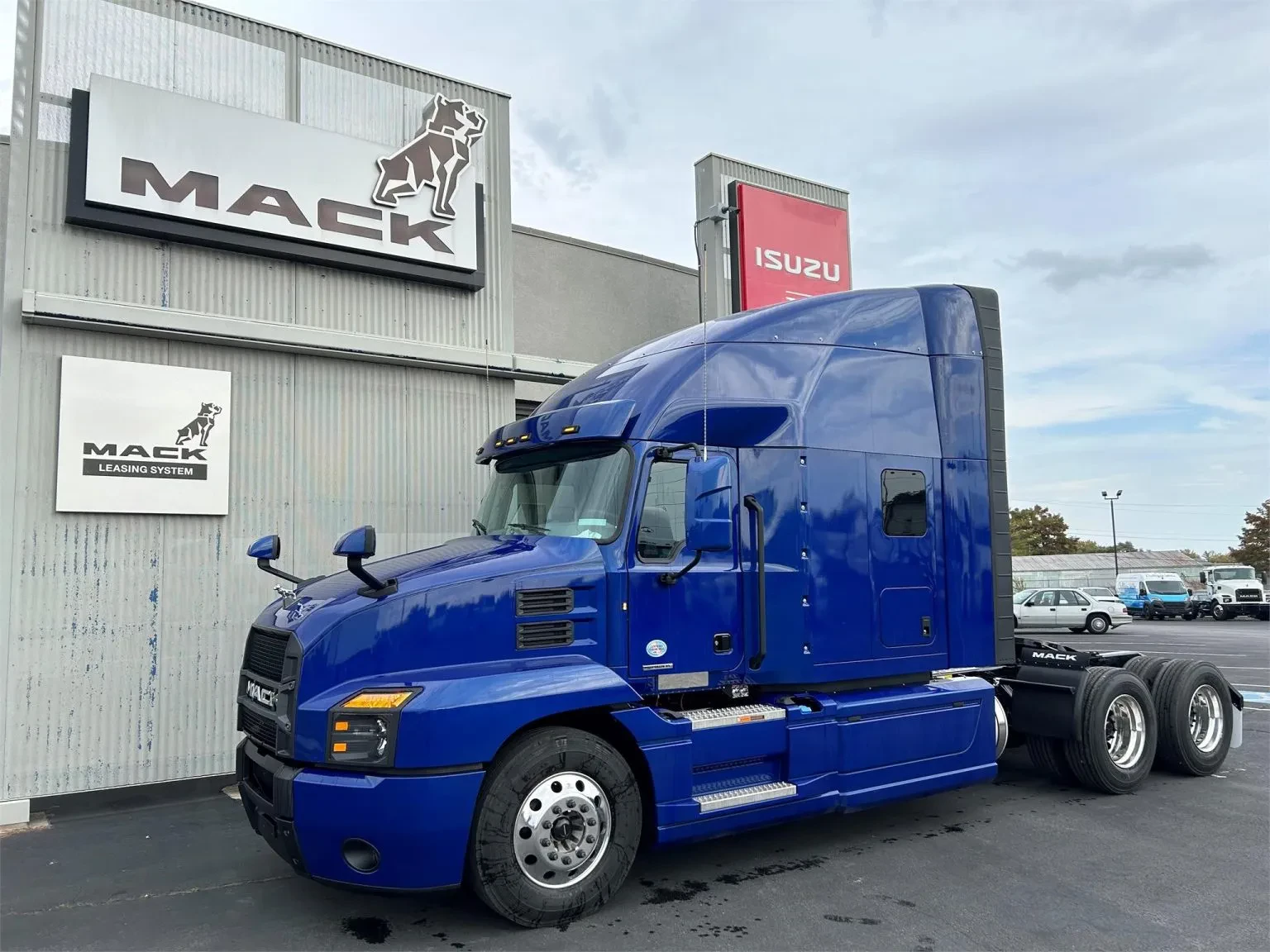 Mack Anthem roll off diecast 2024 close up