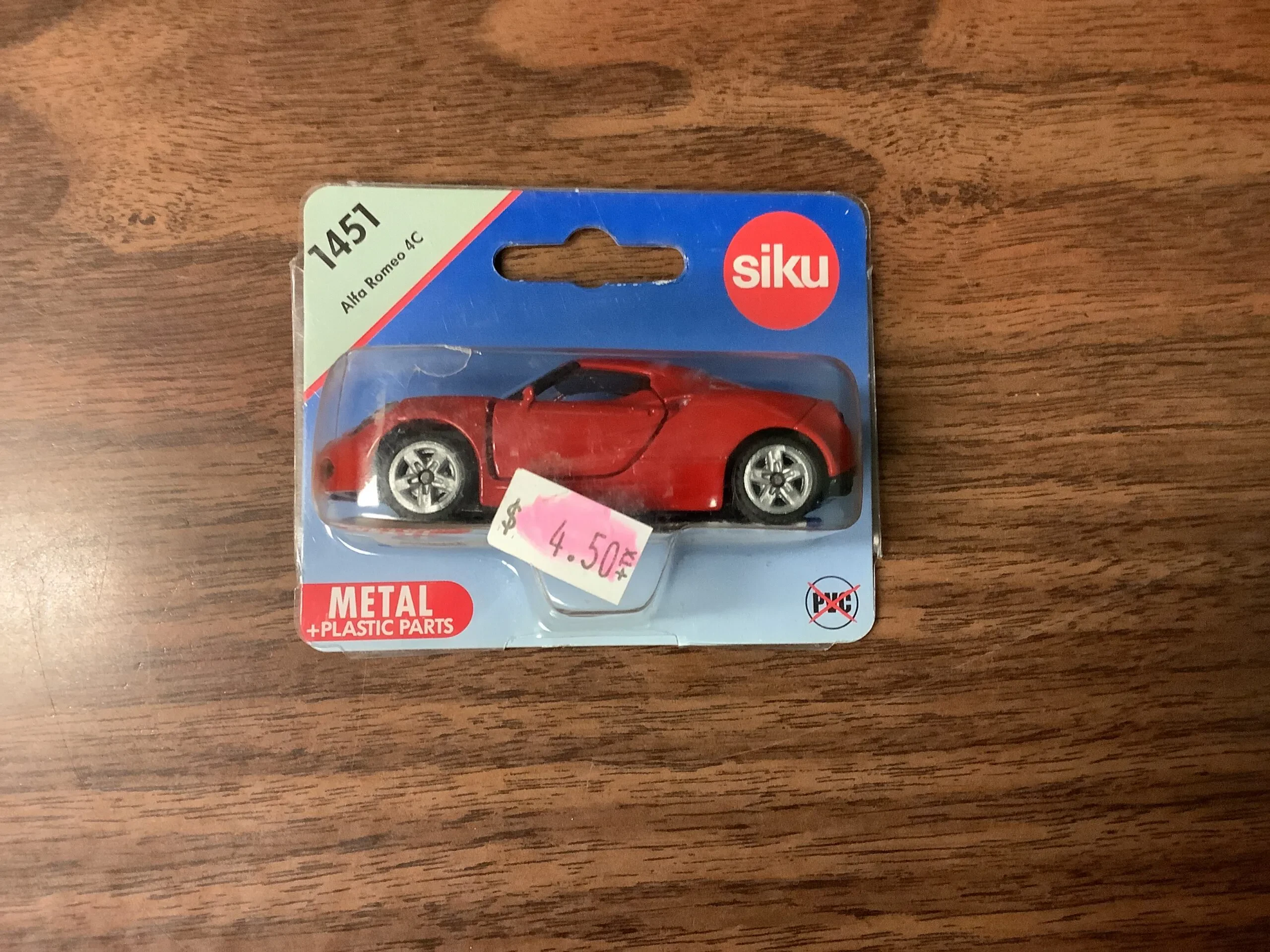 Alfa Romeo 4C diecast model