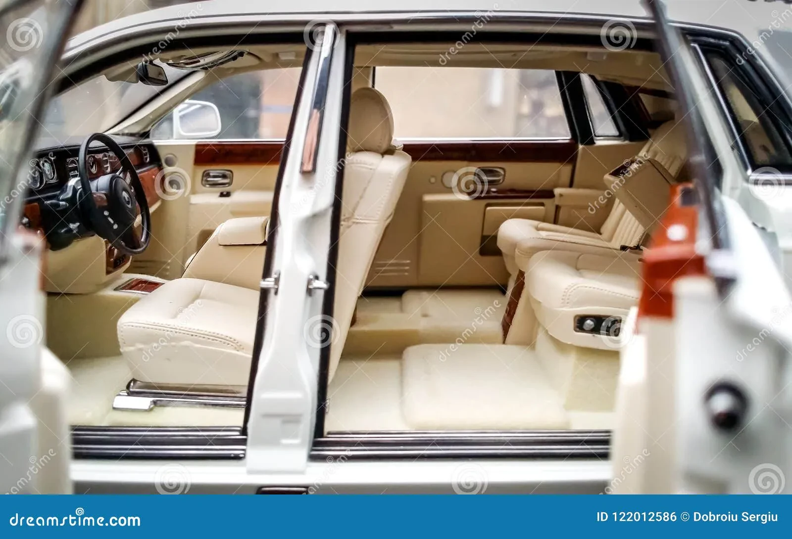 Rolls Royce Phantom Diecast 164