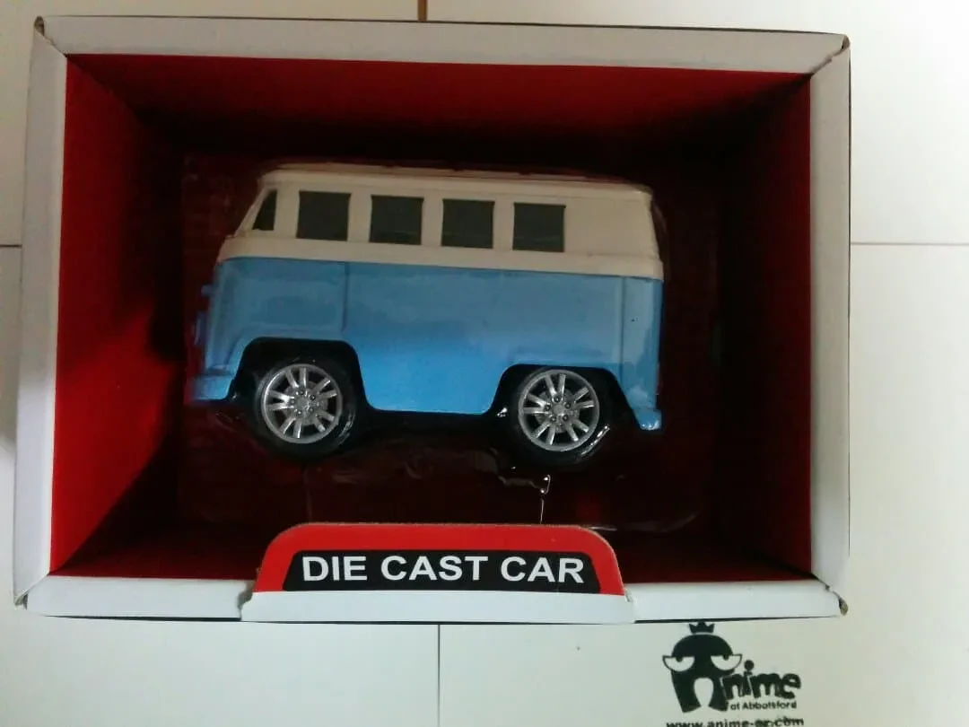 img/3431_kinsmart-vw-kombi-diecasts-a-detailed-look-at-the-cool-classics.webp