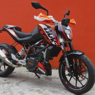 img/3461_ktm-duke-2024-diecast-model-a-detailed-look.webp