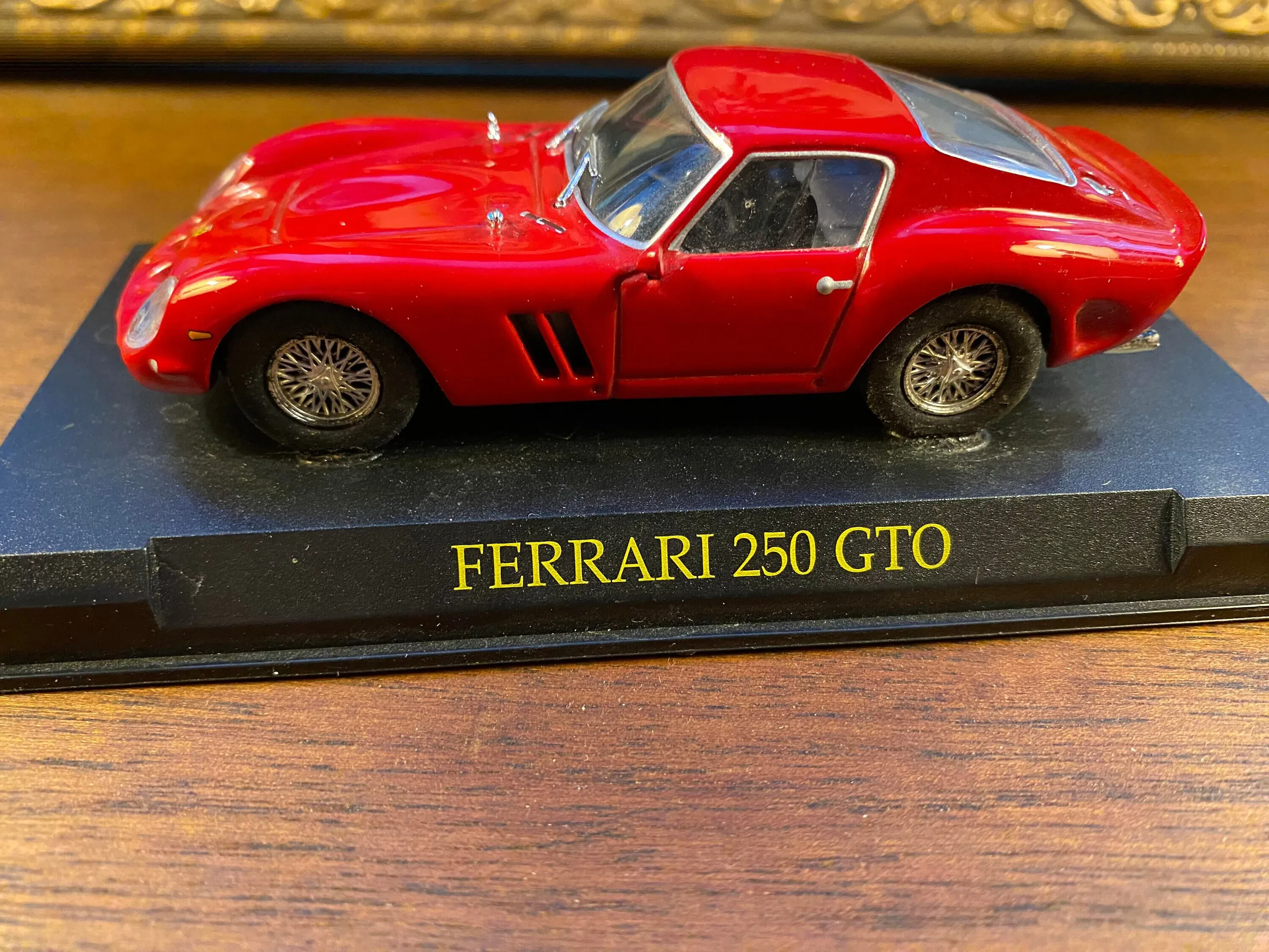 Ferrari 250 GTO diecast model