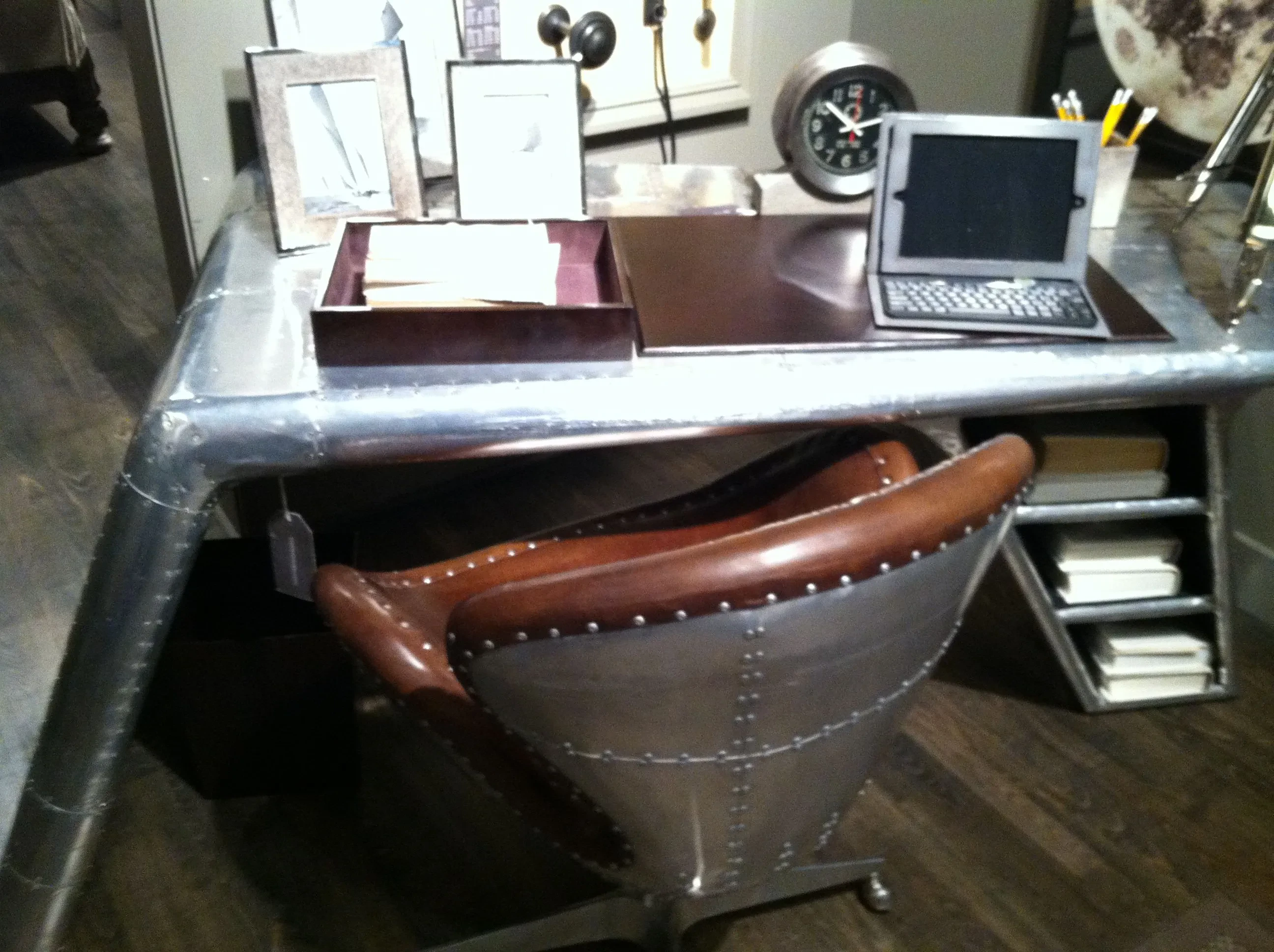 diecast airplane desk