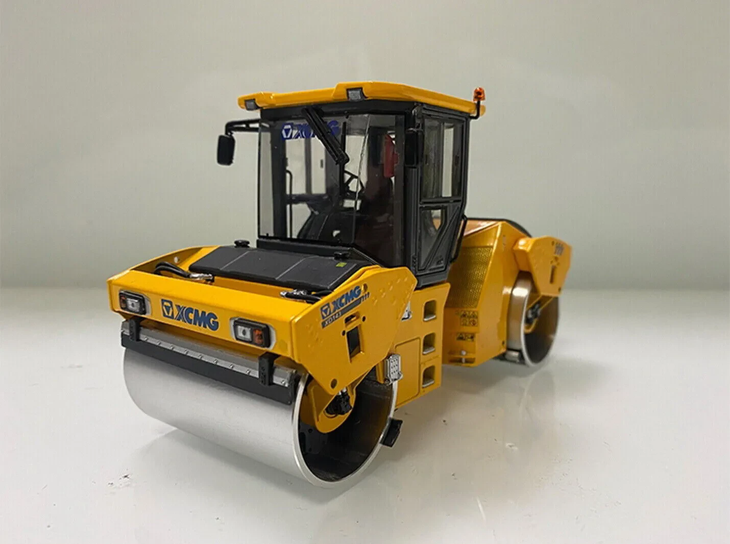Vibratory roller diecast model 2024