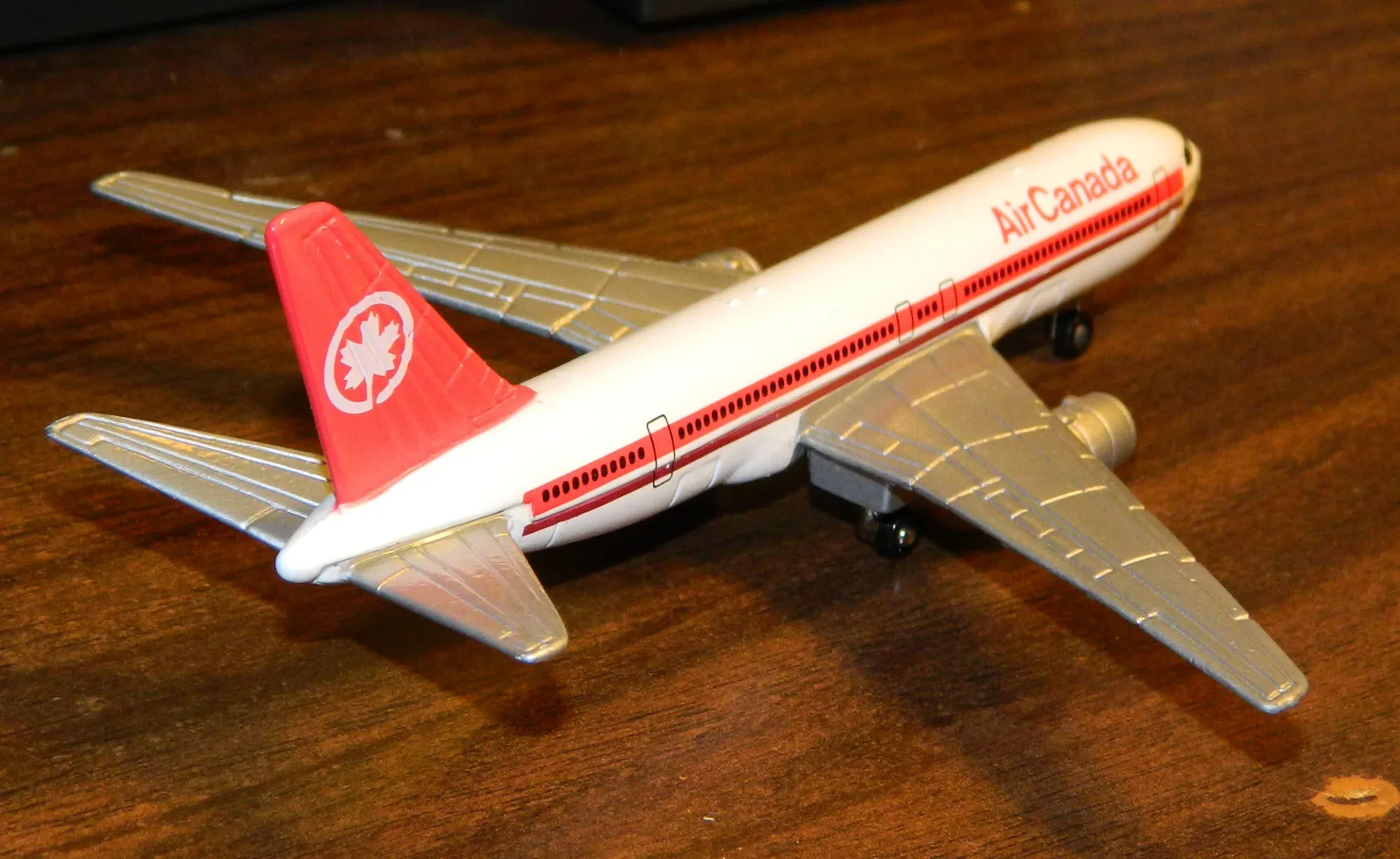 img/3546_indonesian-diecast-airplanes-a-collectors-delight.webp