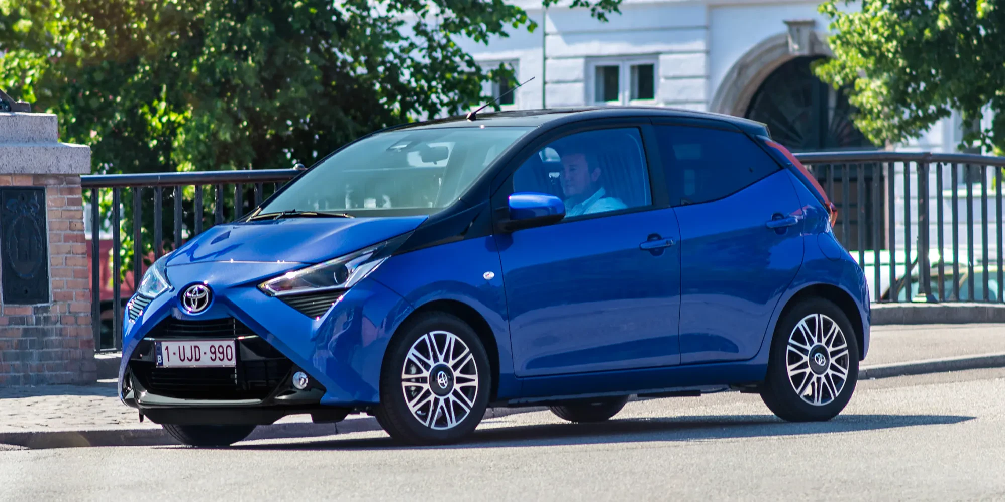 img/3554_all-about-diecast-toyota-aygo-models.webp