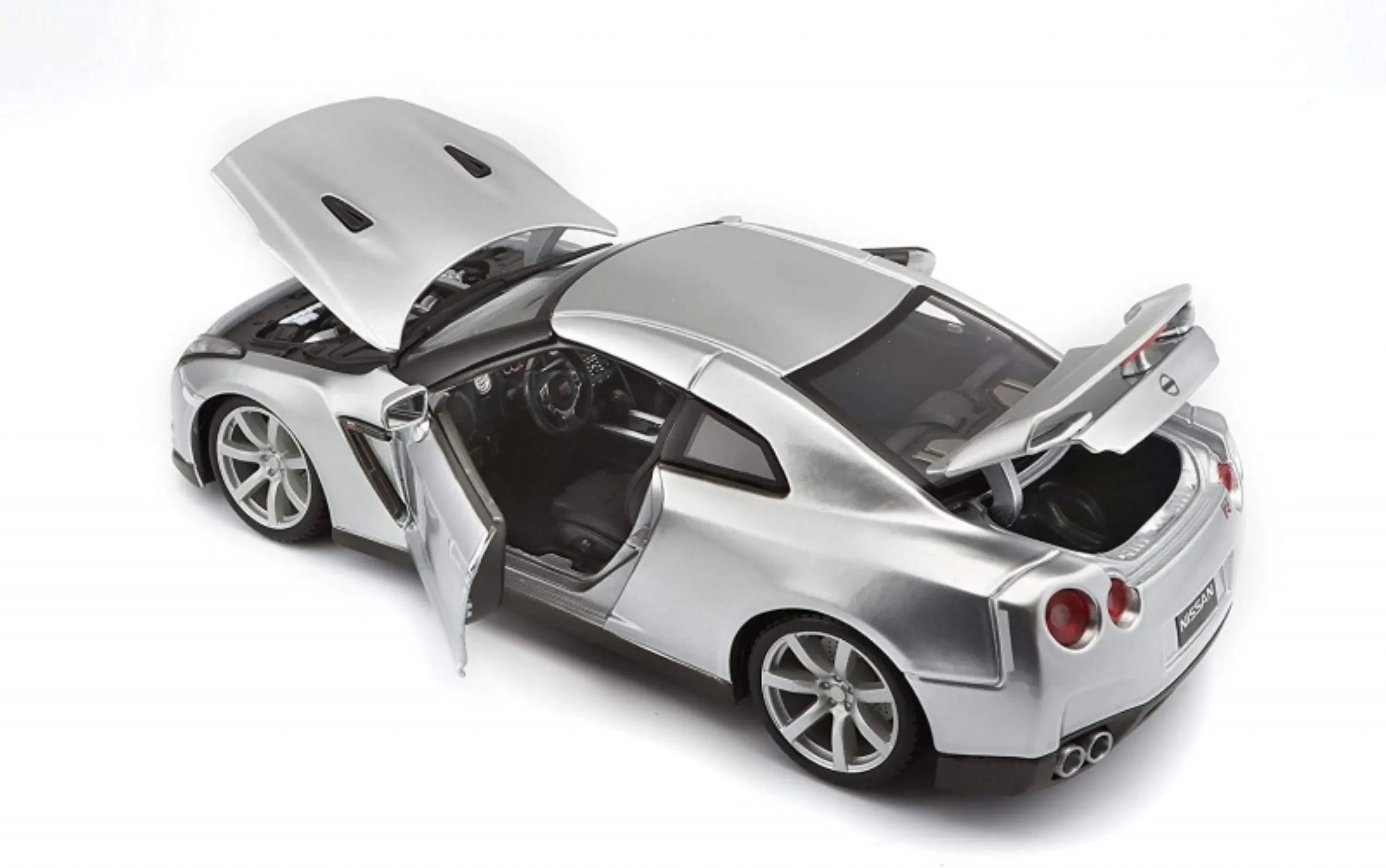 Nissan GT-R R35 diecast model