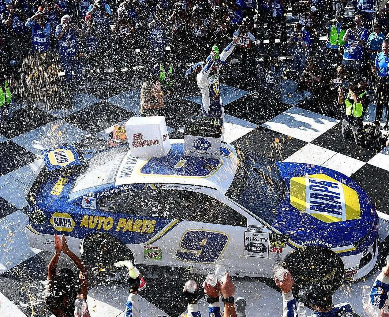 Chase Elliott victory lane