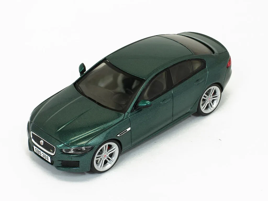 Jaguar XE diecast model 1:18