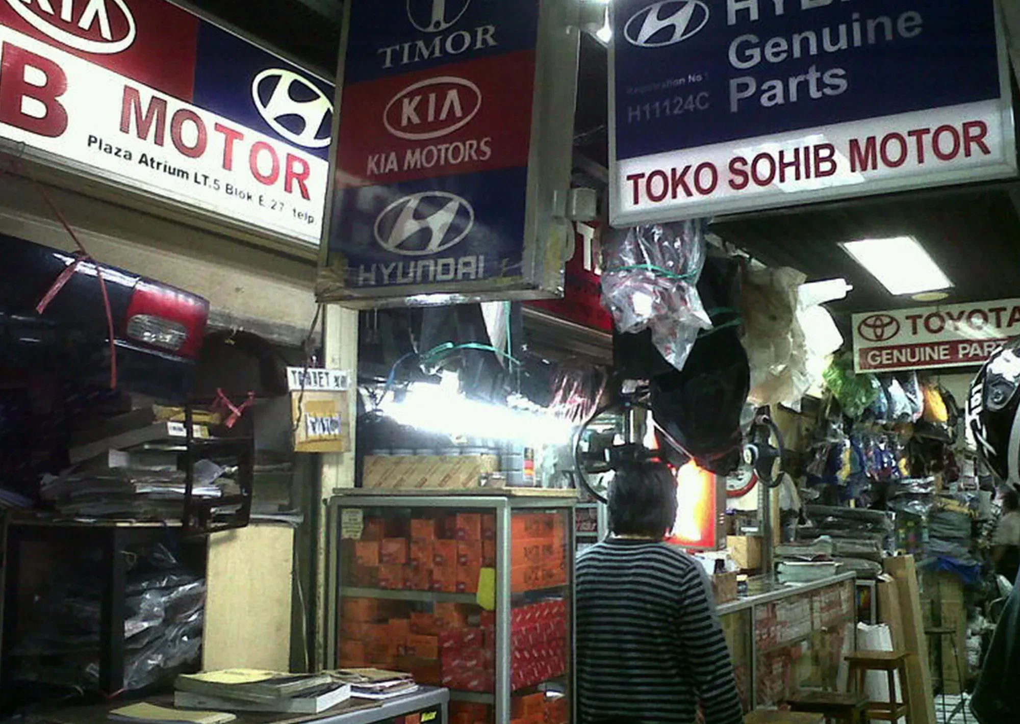 img/3565_hunting-for-miniature-wheels-lets-explore-diecast-car-shops-in-jakarta.webp
