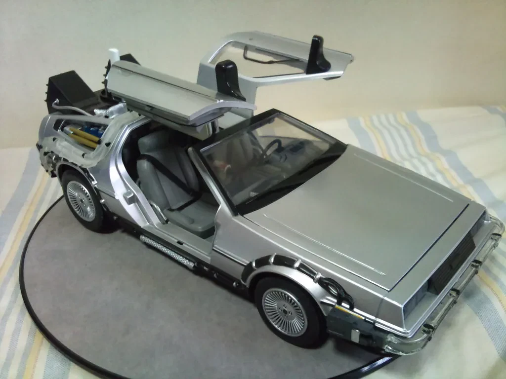 Diamond Select DeLorean