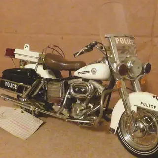 img/3230_moto-diecast-a-collectors-guide-to-tiny-metal-bikes.webp