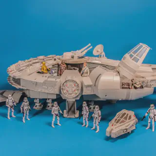 img/3500_want-a-millennium-falcon-lets-talk-hot-wheels-diecast.webp