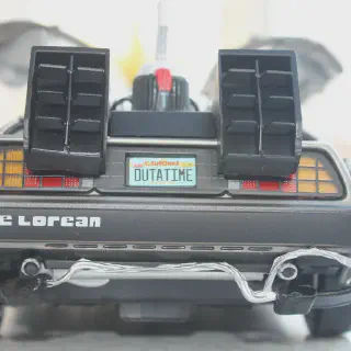 img/3574_looking-for-the-perfect-miniature-time-machine-lets-talk-delorean-diecasts.webp