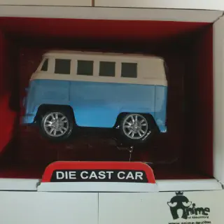 img/3431_kinsmart-vw-kombi-diecasts-a-detailed-look-at-the-cool-classics.webp