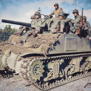 img/3465_oxford-diecast-sherman-tank-a-detailed-look-at-the-2024-model.webp