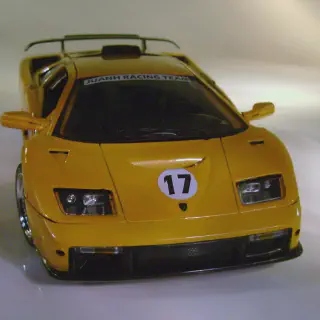 img/3041_diecast-central-your-guide-to-the-awesome-world-of-tiny-cars.webp